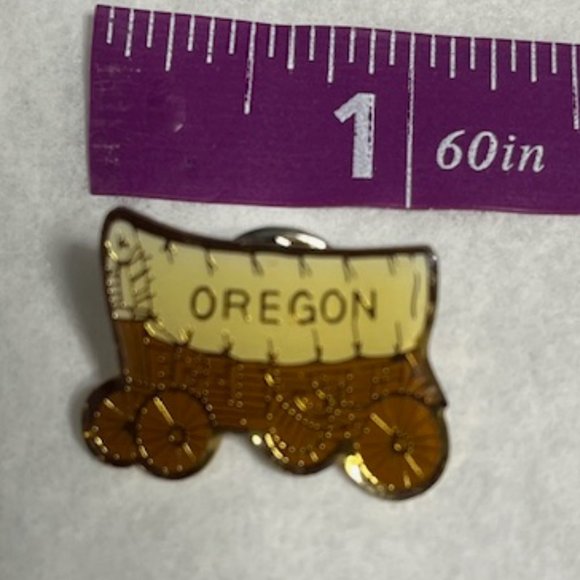 Oregon State Covered Wagon Oregon Trail Enamel Lapel Hat Pin .75"x1" - Picture 5 of 8